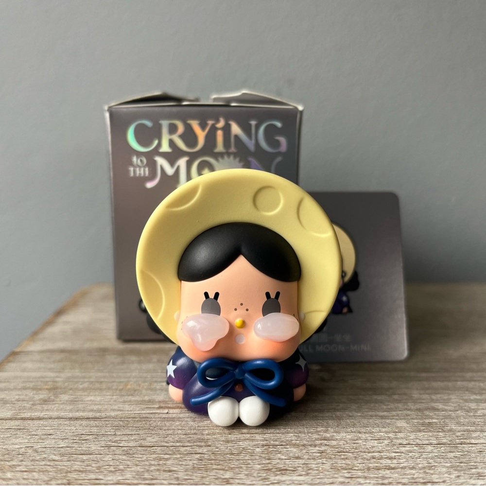 POPMART CRYBABY Crying to the Moon - The Full Moon mini Figurine